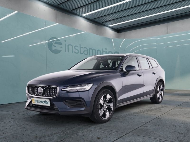 Gebraucht Volvo V60 CC Plus 197 PS (144 kW) 2023 Blau Kombi