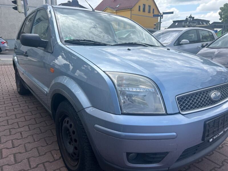 Blau Gebraucht 2005 Ford Fusion Limousine | 1.900 € (Guter Preis) - Bild 1/4