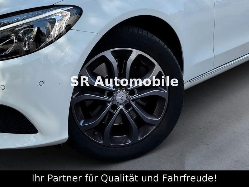 Gebraucht Mercedes C250 204 PS (150 kW) 2016 Polarweiss Kombi