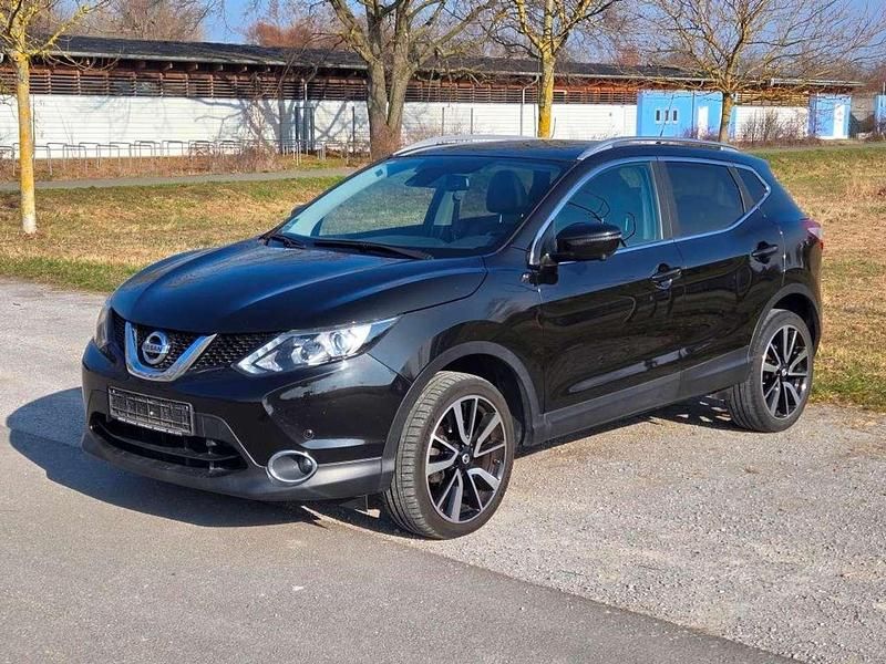 Schwarz Gebraucht 2016 Nissan Qashqai Tekna SUV | 12.600 € (Guter Preis) - Bild 1/4