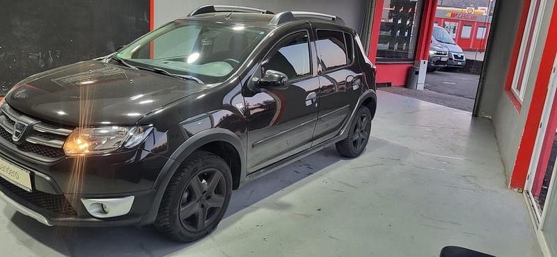 Gebraucht Dacia Sandero Prestige 90 PS (66 kW) 2016 Schwarz Limousine