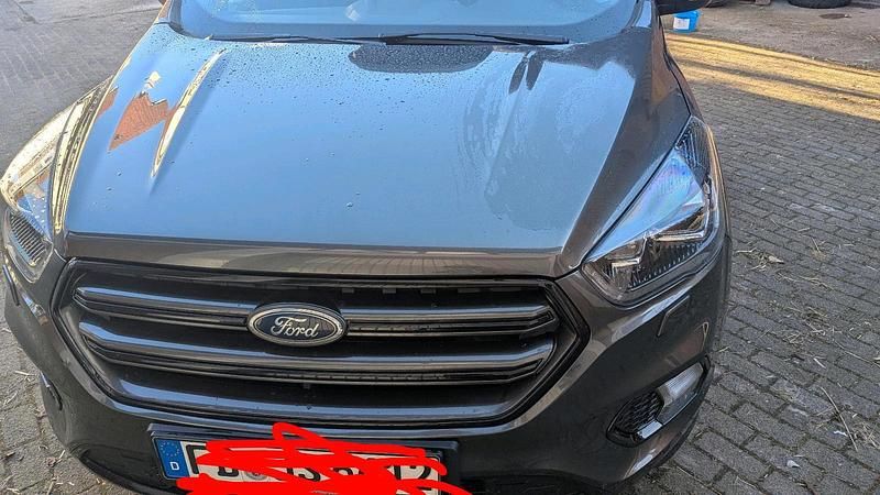 Gebraucht Ford Kuga 180 PS (132 kW) 2019 Grau SUV