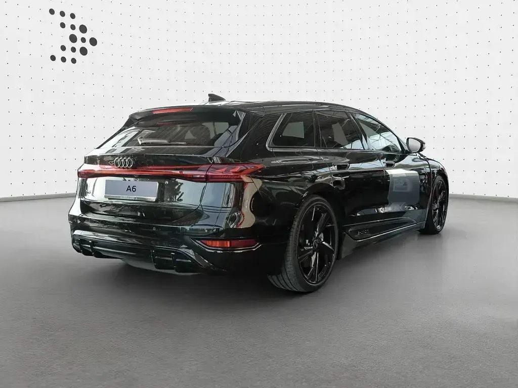 Second-hand Audi A6 e-tron S-Line 269 kW (367 CP) 2026 Negru Break