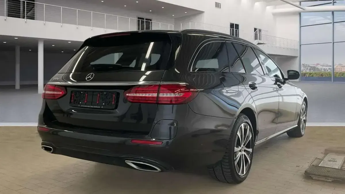 Gebraucht Mercedes E300 Night 320 PS (235 kW) 2021 Graphitgrau (metallic) Kombi