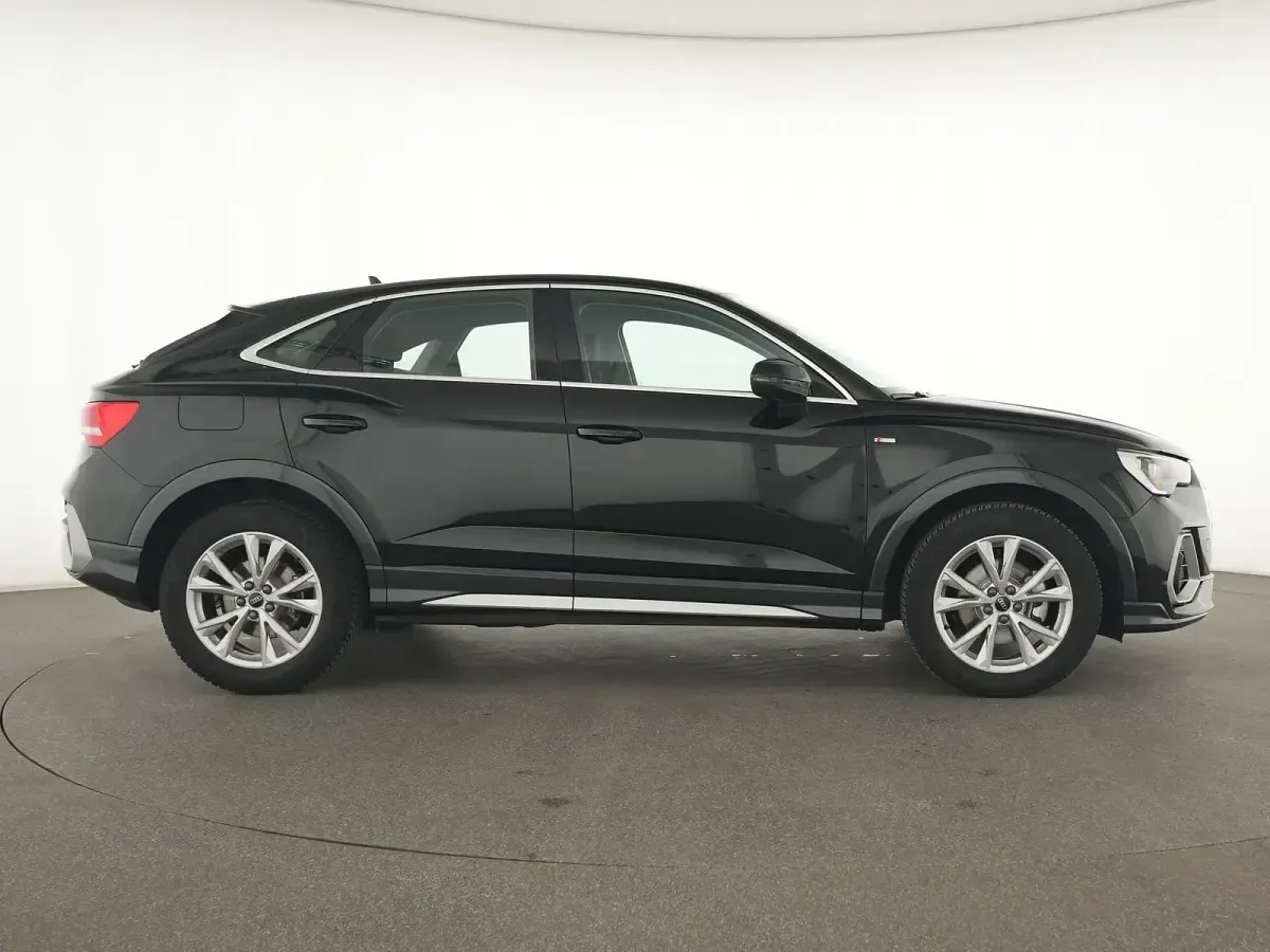 Gebraucht Audi Q3 Sportback S-Line 150 PS (110 kW) 2025 Mythosschwarz SUV