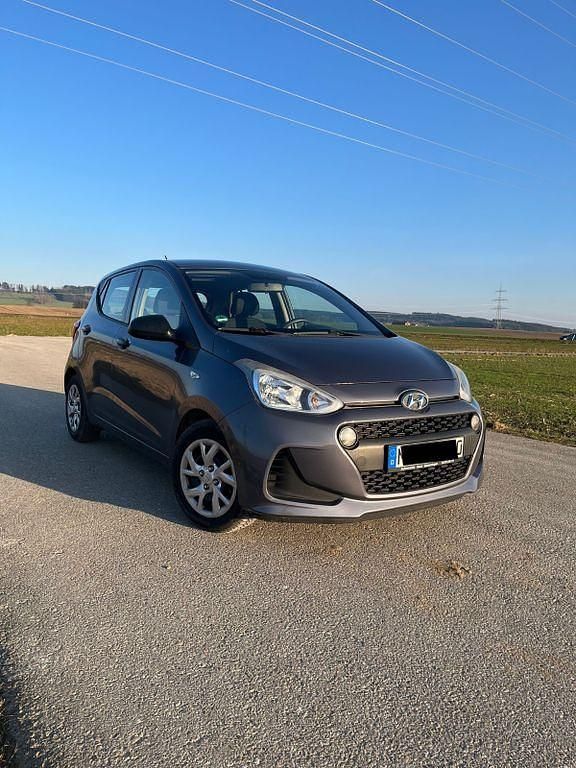 Gebraucht Hyundai i10 67 PS (49 kW) 2017 Grau Kleinwagen