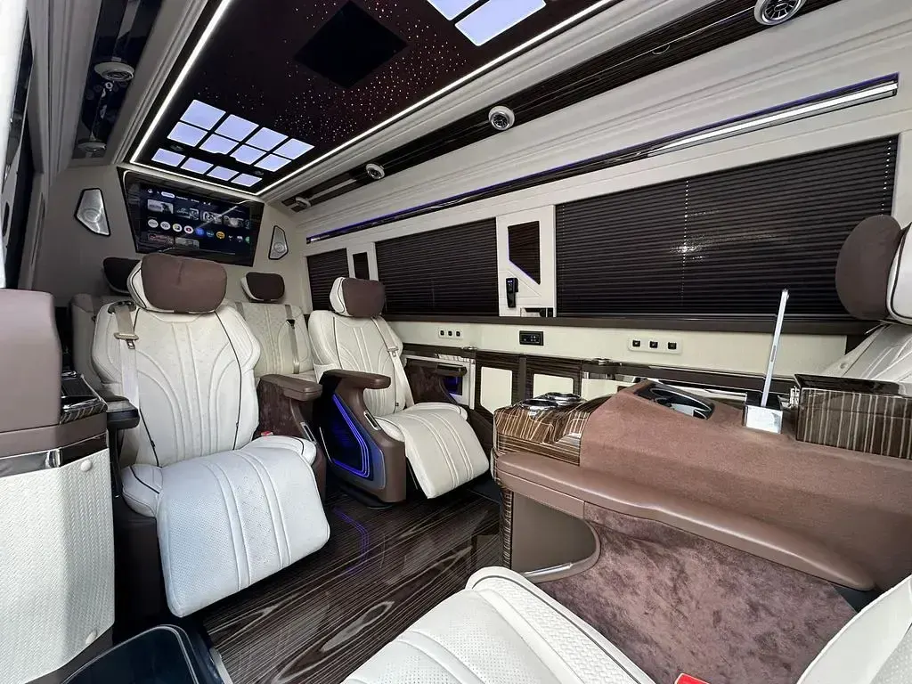 Neu Mercedes Sprinter 190 PS (139 kW) 2026 Schwarz Van