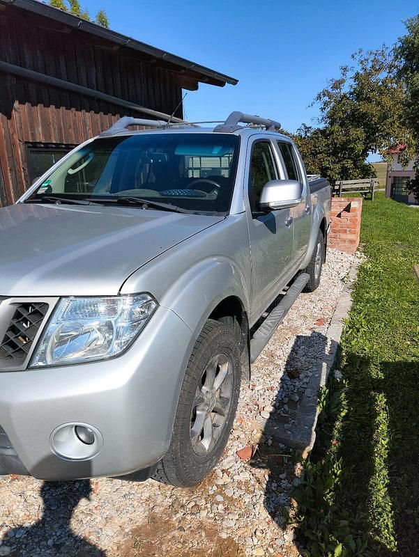 Gebraucht Nissan Navarra 190 PS (139 kW) 2014 Silber SUV