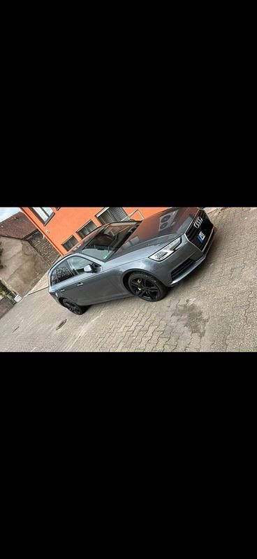 Gebraucht Audi A4 Basis 190 PS (139 kW) 2016 Grau Kombi