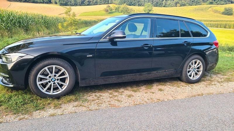 Schwarz Gebraucht 2015 BMW 320 Luxury Line Kombi | 9.999 € (Superpreis) - Bild 1/4