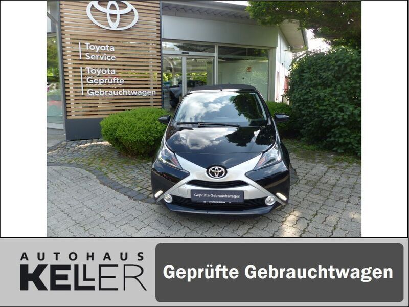 Gebraucht Toyota Aygo Basis 69 PS (50 kW) 2017 Midnight schwarz mica Kleinwagen