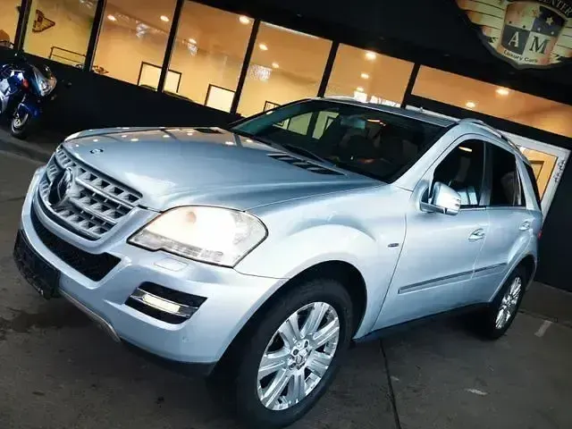 Gebraucht Mercedes ML350 Sport 211 PS (155 kW) 2011 Silber SUV