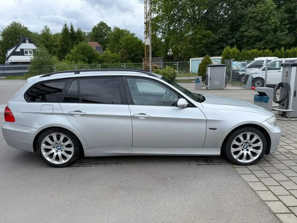 Używany BMW 320 177 KM (130 kW) 2007 Srebrny Kombi