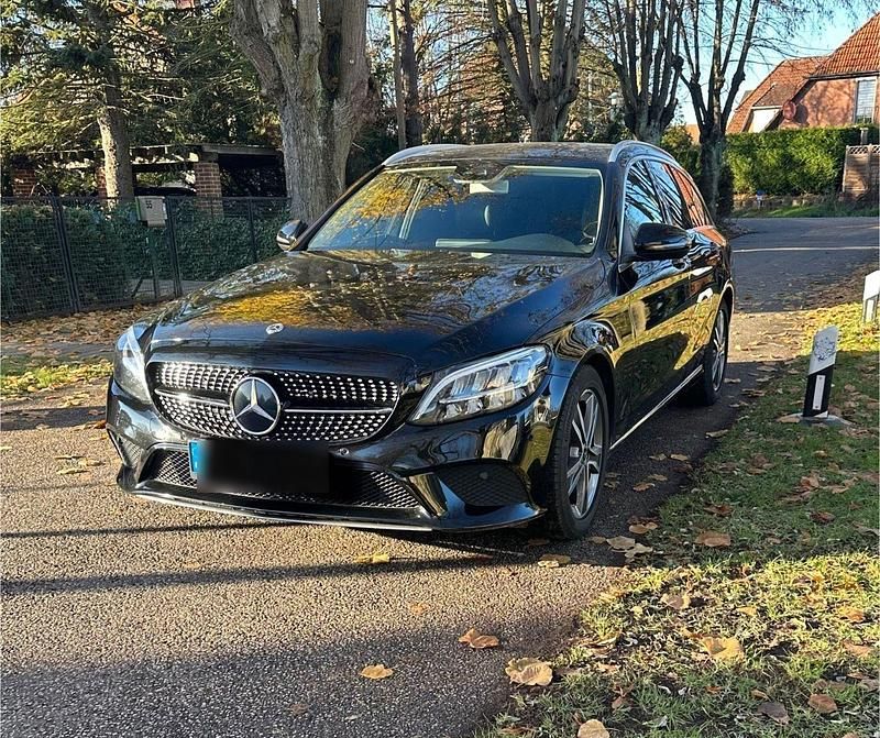 Gebraucht Mercedes C220 194 PS (142 kW) 2018 Schwarz Kombi