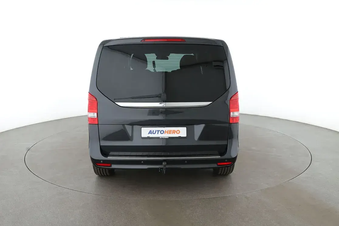 Gebraucht Mercedes V220 Edition 163 PS (119 kW) 2022 Grau Van / Kleinbus