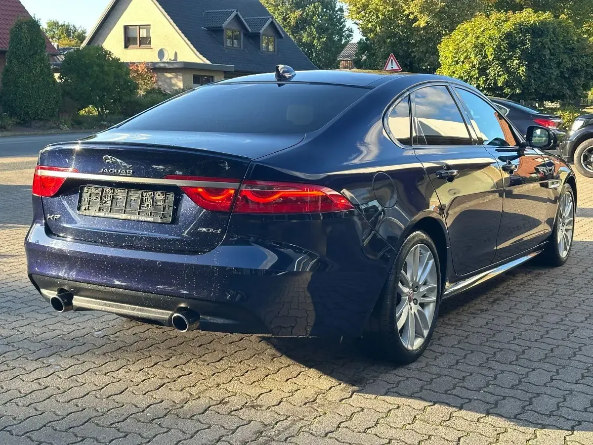 Gebraucht Jaguar XF R-Sport 300 PS (220 kW) 2016 Blau Limousine