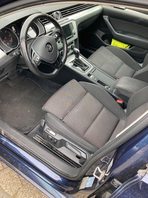 Gebraucht VW Passat Comfortline 150 PS (110 kW) 2015 Blau Kombi