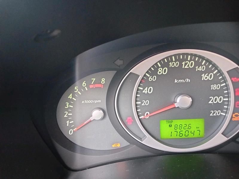 Grau Gebraucht 2007 Hyundai Tucson SUV | 4.200 € (Fairer Preis) - Bild 1/4