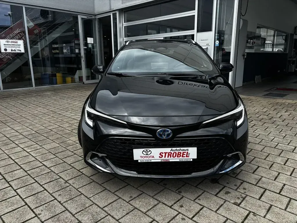 Neu Toyota Corolla 140 PS (102 kW) 2026 Mysticschwarz mica Kombi