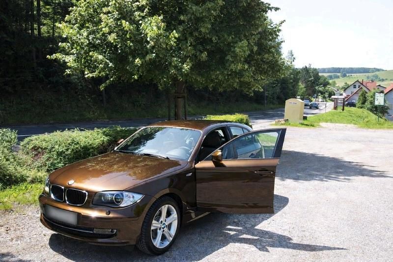Gebraucht BMW 118 Advantage 143 PS (105 kW) 2011 Braun Kleinwagen