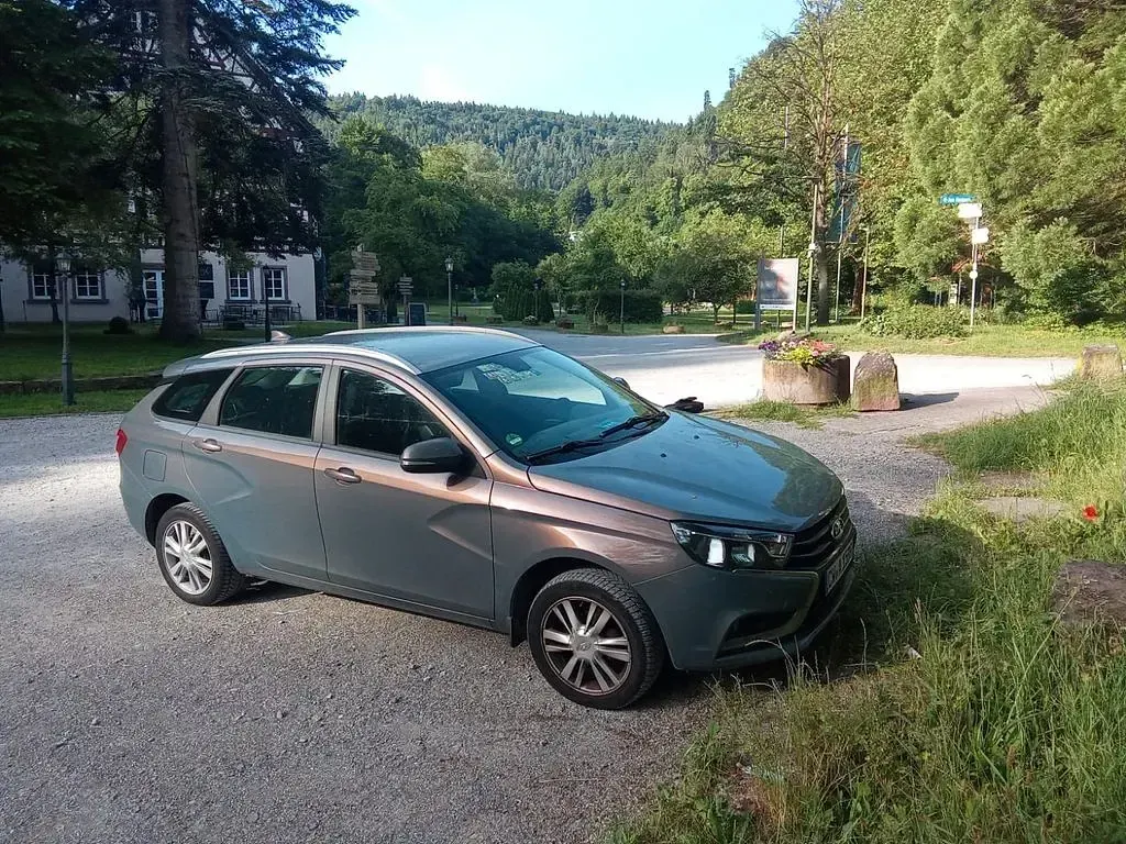 Gebraucht Lada Vesta 106 PS (77 kW) 2018 Grau Kombi