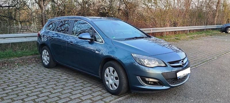 Gebraucht Opel Astra Exklusiv 170 PS (125 kW) 2015 Blau Limousine