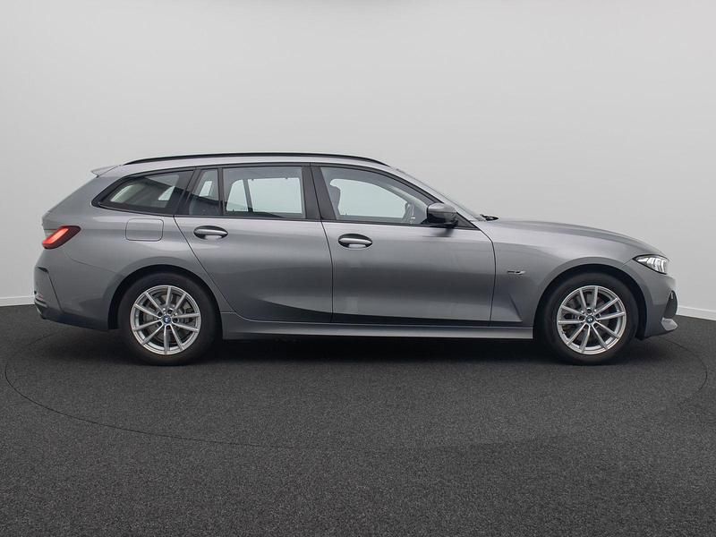 Gebraucht BMW 320e Shadowline 204 PS (150 kW) 2022 Skyscraper grauc4w Kombi