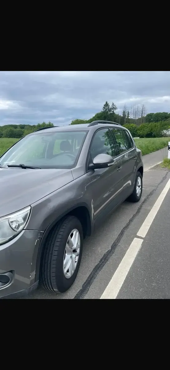 Gebraucht VW Tiguan 140 PS (102 kW) 2009 Grau SUV