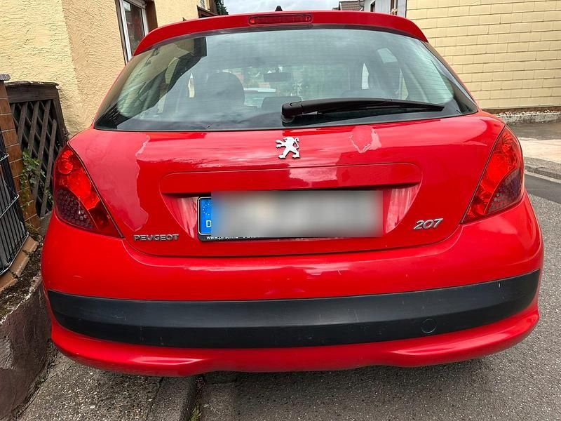 Rot Gebraucht 2007 Peugeot 207 Kleinwagen | 2.100 € (Etwas zu teuer) - Bild 1/4