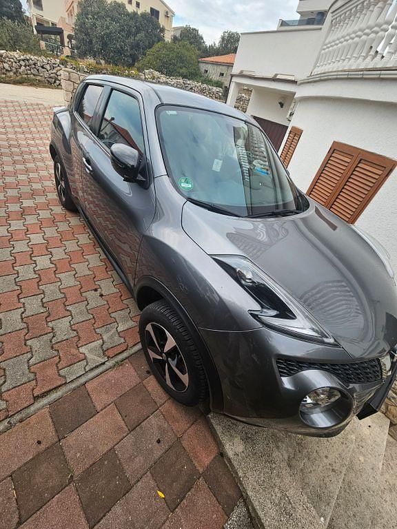Grau Gebraucht 2019 Nissan Juke Tekna SUV | 12.399 € (Fairer Preis) - Bild 1/4