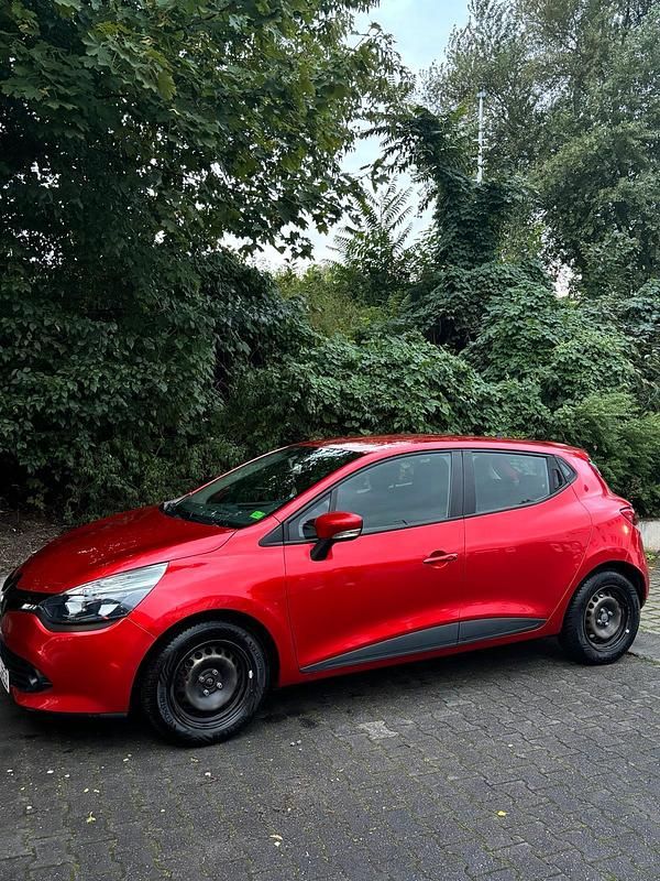 Rot Gebraucht 2014 Renault Clio IV Dynamique Kleinwagen | 6.000 € (Fairer Preis) - Bild 1/4