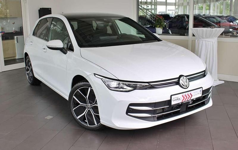 Pure white schwarz Neu 2025 VW Golf VIII Edition Limousine | 37.990 € (Teuer) - Bild 1/4