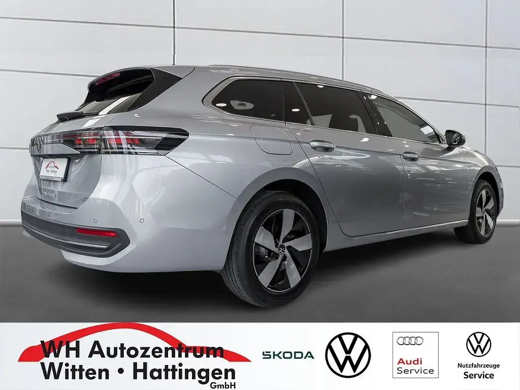 Nowe VW Passat Pro 150 KM (110 kW) 2025 Srebrny Kombi