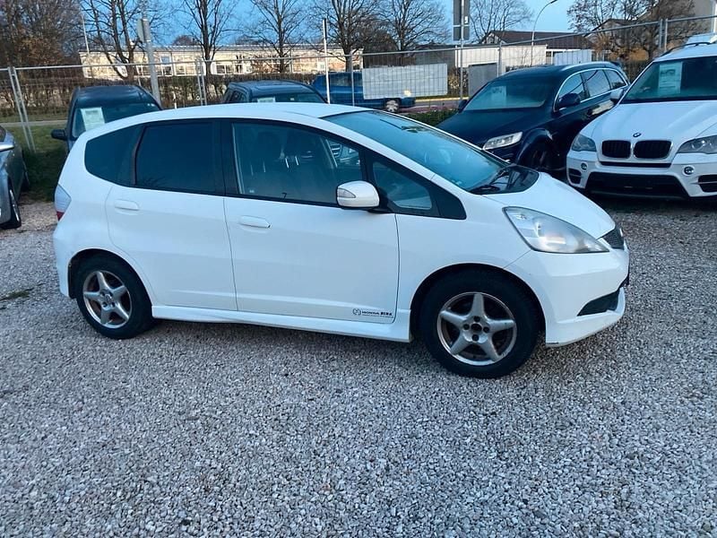 Gebraucht Honda Jazz 100 PS (73 kW) 2009 Weiß Kleinwagen