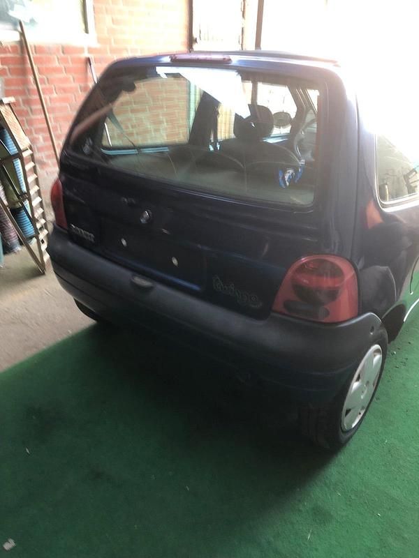 Second-hand Renault Clio II 1999 Albastru Hatchback