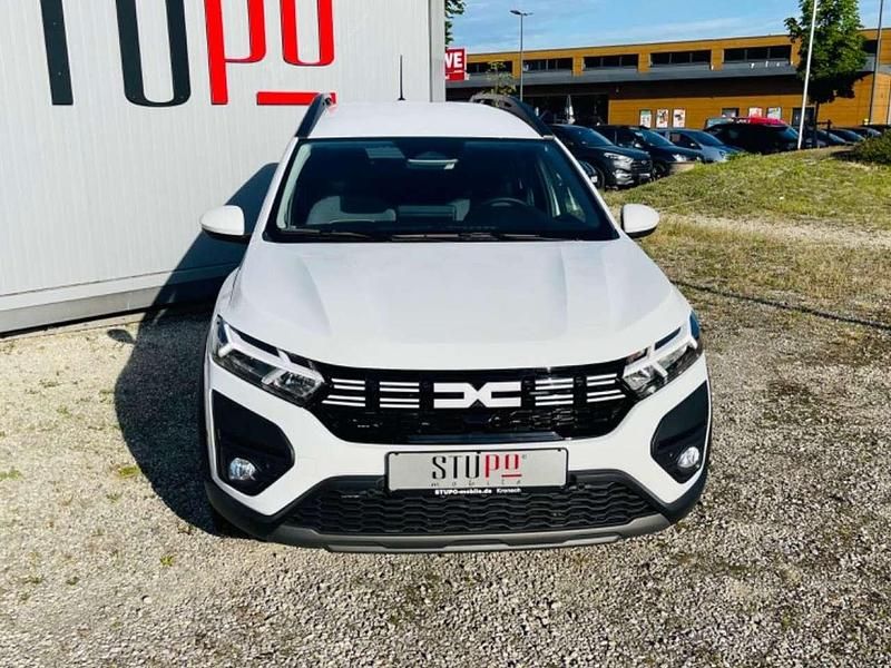 Gebraucht Dacia Jogger Expression 110 PS (80 kW) 2024 Weiß Van / Kleinbus