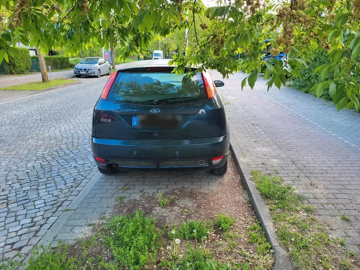 Używany Ford Focus 115 KM (84 kW) 1999 Niebieski Hatchback