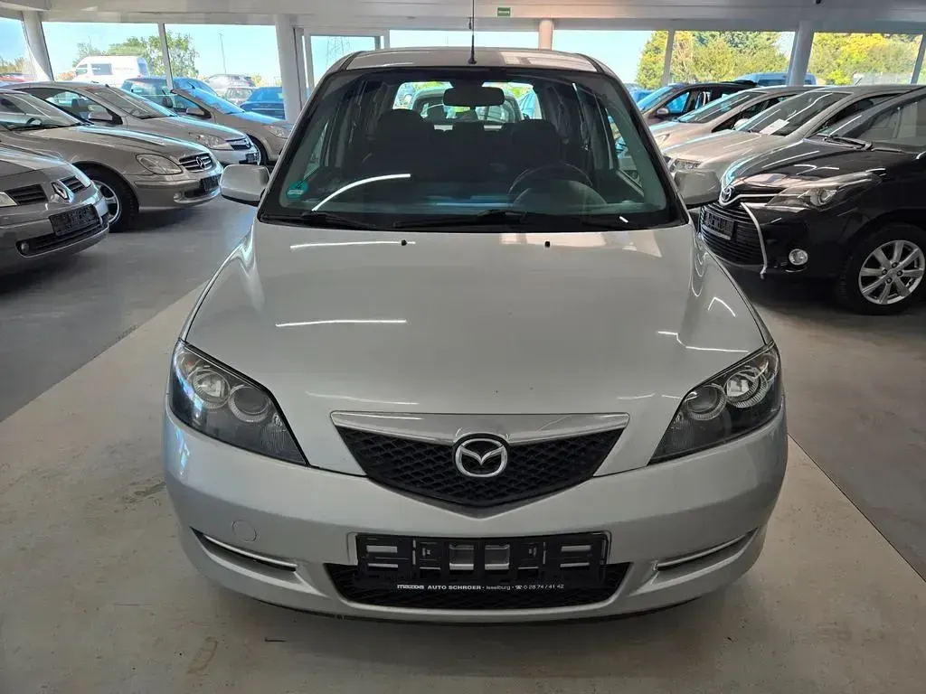 Usata Mazda 2 Active 80 CV (58 kW) 2006 Argento Utilitaria