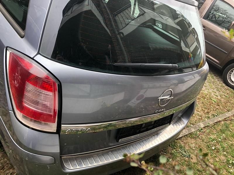 Gebraucht Opel Astra 90 PS (66 kW) 2009 Kombi