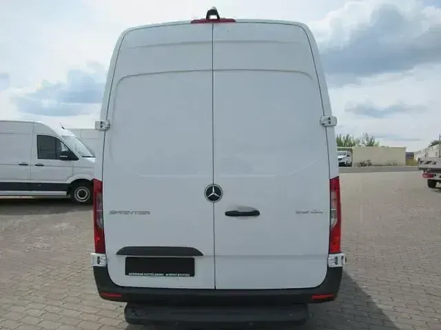 Gebraucht Mercedes Sprinter 163 PS (119 kW) 2021 Weiß Van