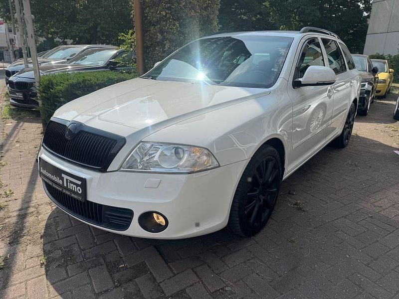 Weiß Gebraucht 2009 Skoda Octavia RS Kombi | 5.450 € (Fairer Preis) - Bild 1/4