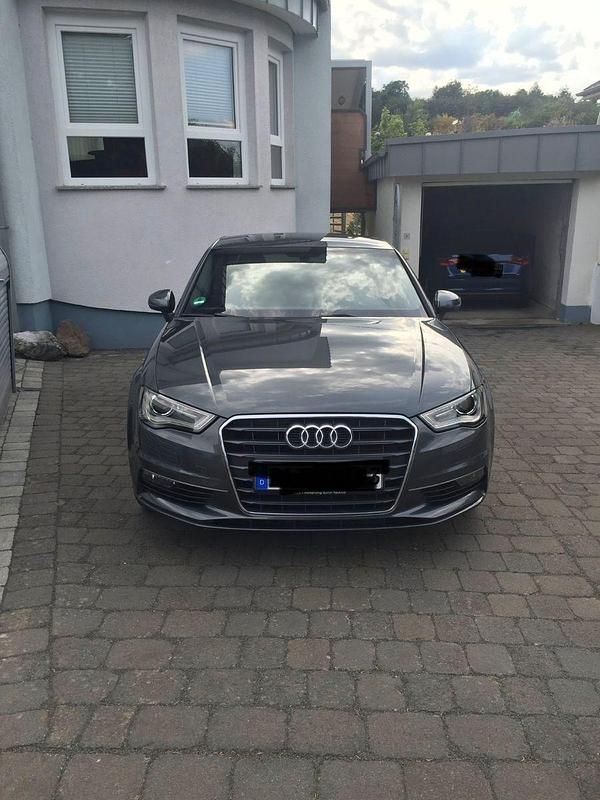 Gebraucht Audi A3 S-Line 150 PS (110 kW) 2015 Grau Limousine