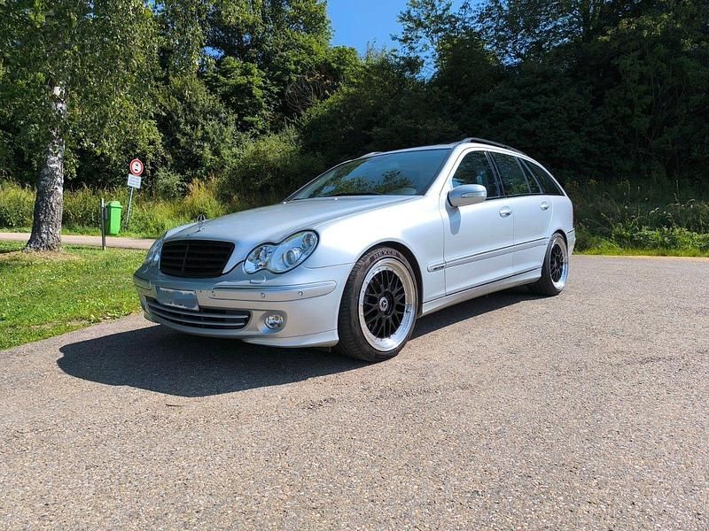 Silber Gebraucht 2005 Mercedes C350 Avantgarde Kombi | 8.999 € (Fairer Preis) - Bild 1/4