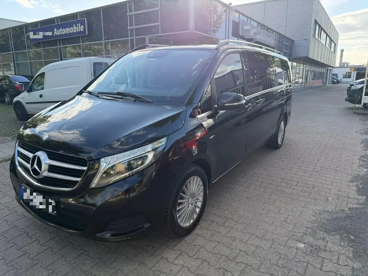 Gebraucht Mercedes V250 Avantgarde 190 PS (139 kW) 2016 Schwarz Van / Kleinbus
