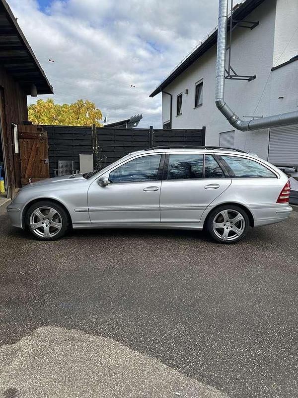 Gebraucht Mercedes C320 Avantgarde 224 PS (164 kW) 2005 Kombi