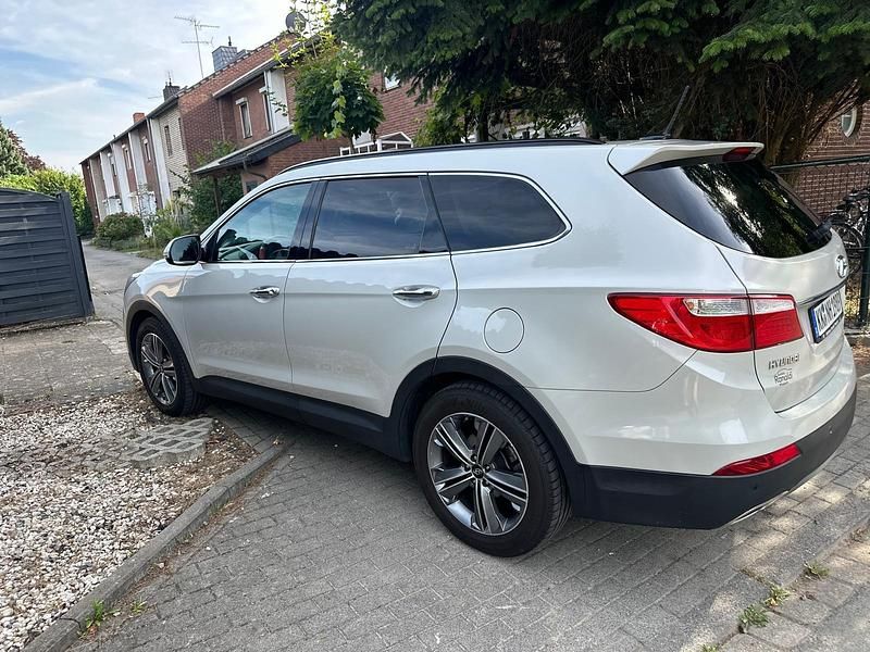 Beige Gebraucht 2015 Hyundai Santa Fe SUV | 19.000 € (Etwas zu teuer) - Bild 1/4