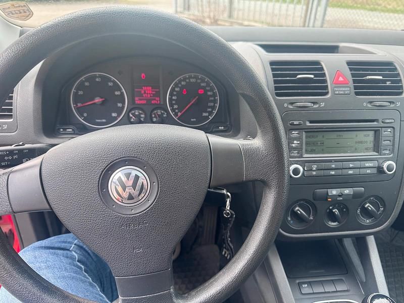 Gebraucht VW Golf V 105 PS (77 kW) 2006 Rot Kleinwagen