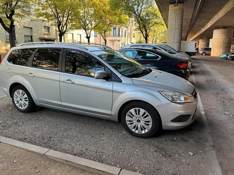 Gebraucht Ford Focus 111 PS (81 kW) 2010 Kombi