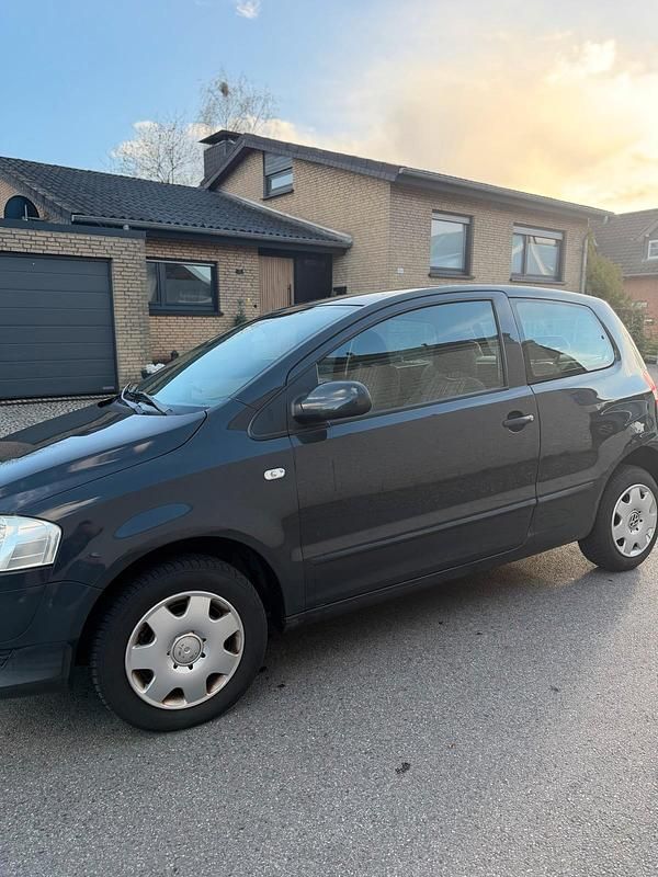 Gebraucht VW Fox 54 PS (39 kW) 2005 Grau Kleinwagen