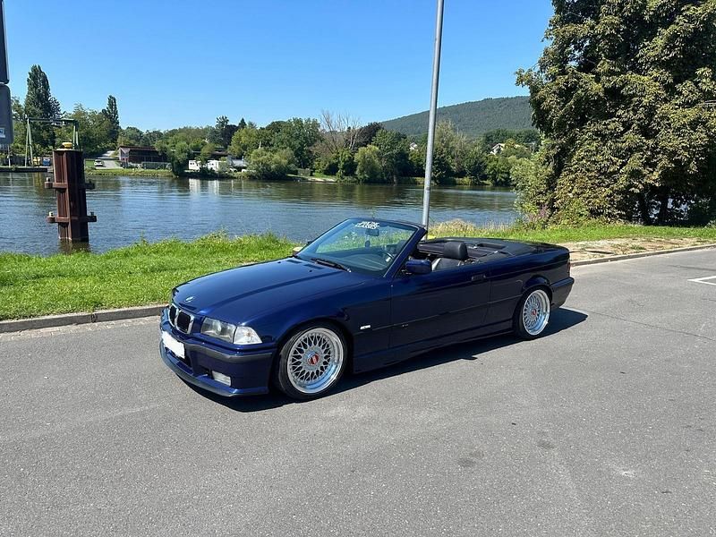 Blau Gebraucht 1999 BMW 320 Cabriolet M Sport Cabrio | 10.500 € (Fairer Preis) - Bild 1/4